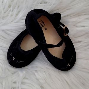 Gap toddler girls velvet shoes- size 6